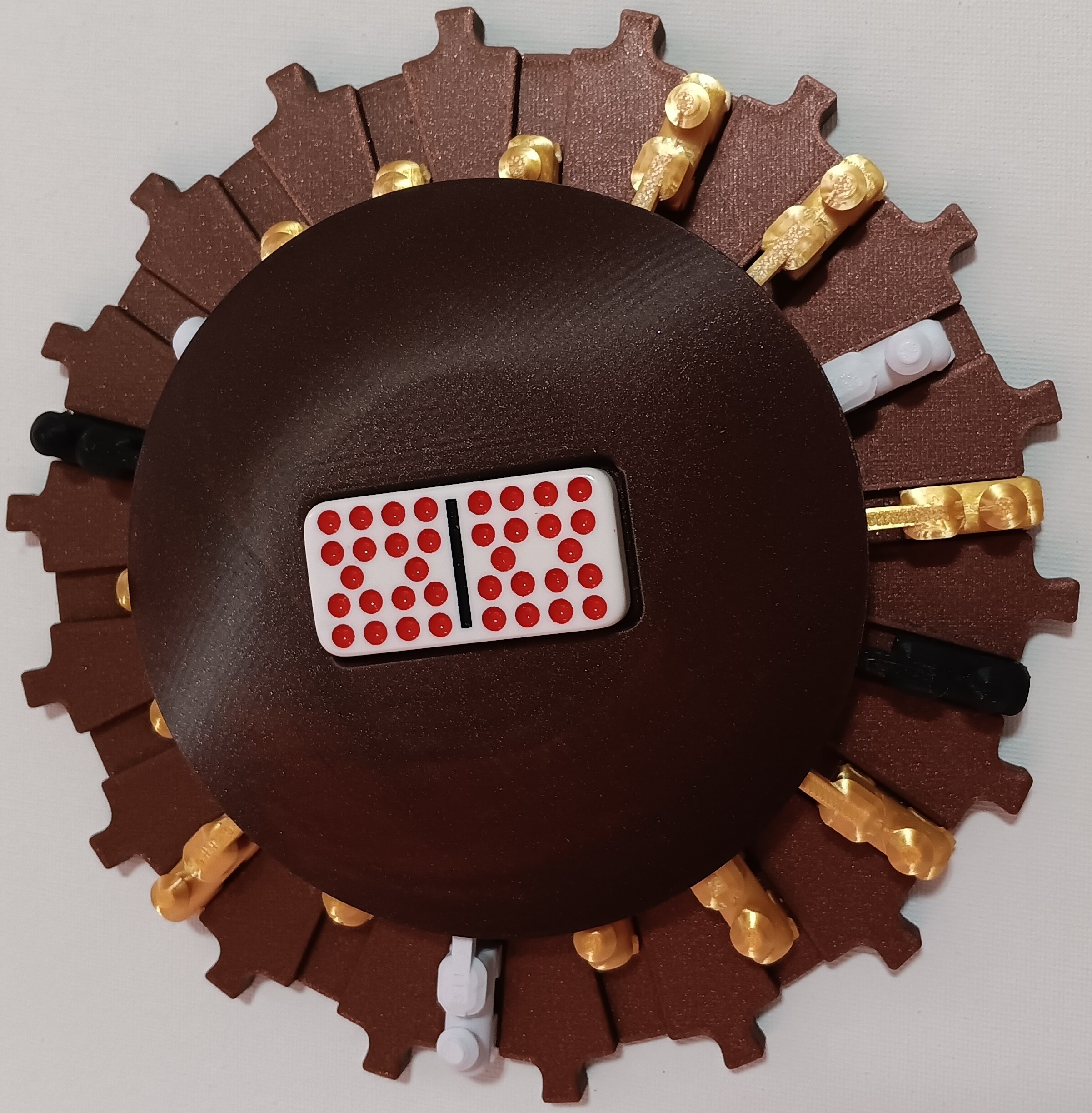 Gold, Black & White Trains on Galaxy Board 18 domino slots